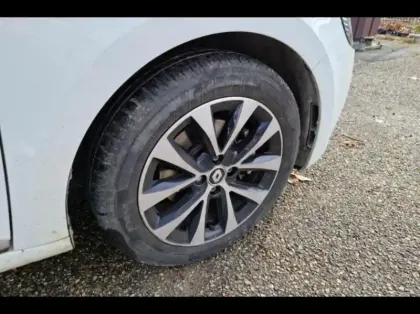 Photo 12 Renault Clio  1.6 E-Tech hybride 140ch Intens -21N