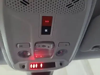 Photo 25 Peugeot 208  Electrique 50 kWh 136ch