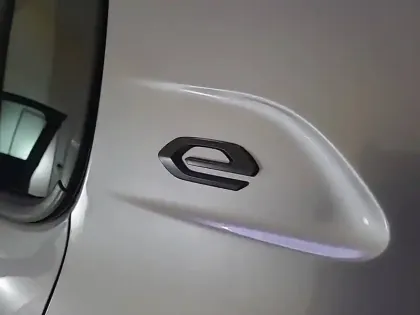 Photo 34 Peugeot 208  Electrique 50 kWh 136ch