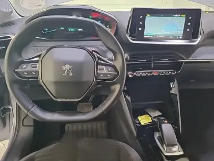 Photo 7 Peugeot 208  Electrique 50 kWh 136ch