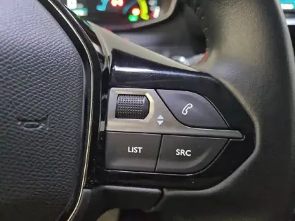 Photo 28 Peugeot 208  Electrique 50 kWh 136ch