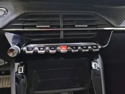 Photo 24 Peugeot 208  Electrique 50 kWh 136ch