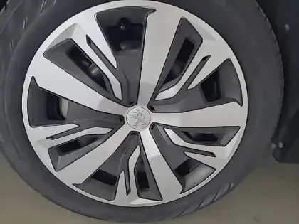 Photo 12 Peugeot 208  Electrique 50 kWh 136ch