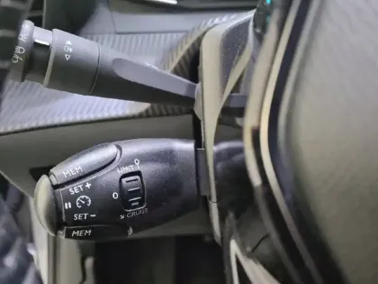 Photo 26 Peugeot 208  Electrique 50 kWh 136ch