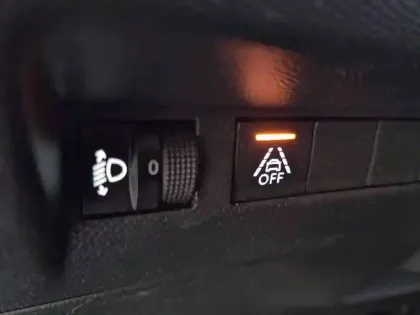 Photo 29 Peugeot 208  Electrique 50 kWh 136ch