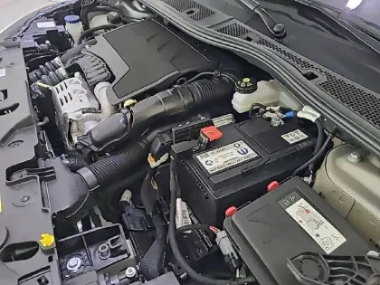 Photo 14 Peugeot 208  PureTech 100 S&S BVM6