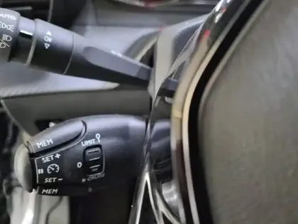 Photo 26 Peugeot 208  PureTech 100 S&S BVM6