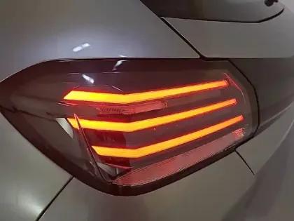 Photo 16 Peugeot 208  PureTech 100 S&S BVM6