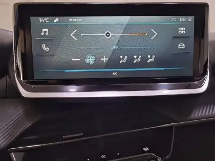 Photo 19 Peugeot 208  PureTech 100 S&S BVM6