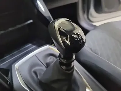 Photo 13 Peugeot 208  PureTech 100 S&S BVM6