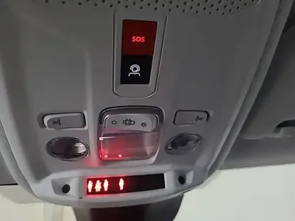 Photo 25 Peugeot 208  PureTech 100 S&S BVM6