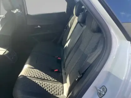 Photo 31 Peugeot 3008  Hybrid 225 e-EAT8