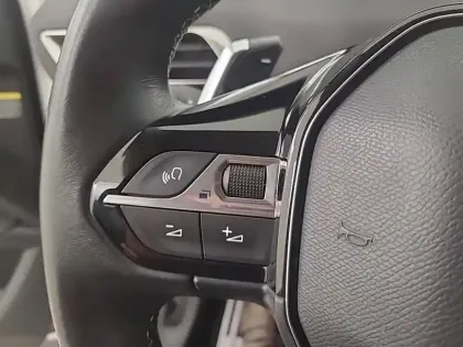 Photo 82 Peugeot 3008  Hybrid 225 e-EAT8