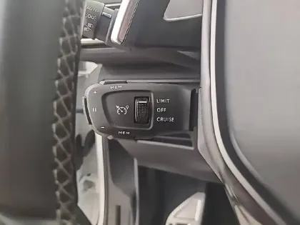 Photo 83 Peugeot 3008  Hybrid 225 e-EAT8