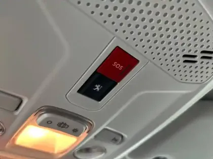 Photo 23 Peugeot 208  Electrique 50 kWh 136ch