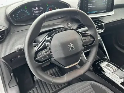 Photo 8 Peugeot 208  Electrique 50 kWh 136ch