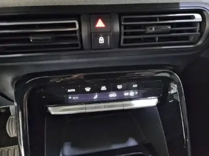 Photo 71 Citroën C3  Turbo 100 ch BVM6