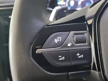 Photo 51 Peugeot 208  Hybrid 110 ch e-DCS6