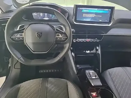 Photo 30 Peugeot 208  Hybrid 110 ch e-DCS6