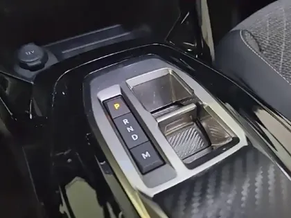 Photo 36 Peugeot 208  Hybrid 110 ch e-DCS6