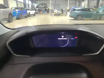 Photo 10 Peugeot 208  Hybrid 110 ch e-DCS6