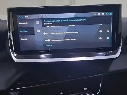 Photo 45 Peugeot 208  Hybrid 110 ch e-DCS6