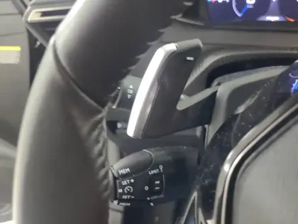 Photo 15 Peugeot 208  Hybrid 110 ch e-DCS6