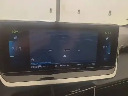 Photo 14 Peugeot 208  Electrique 50 kWh 136ch