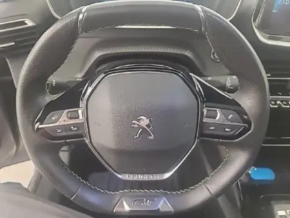 Photo 8 Peugeot 208  Electrique 50 kWh 136ch