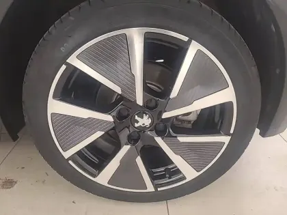 Photo 12 Peugeot 208  Electrique 50 kWh 136ch