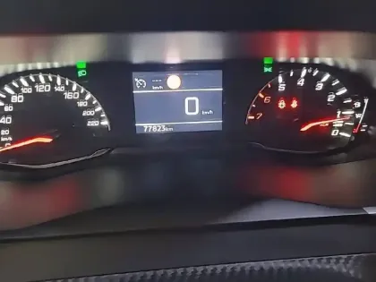 Photo 9 Peugeot 208 Gén. II Ph1 NG Allure Pack 5