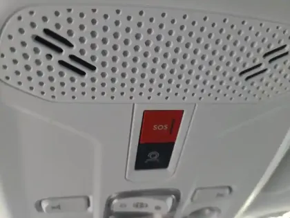 Photo 16 Peugeot 208  Hybrid 110 ch e-DCS6