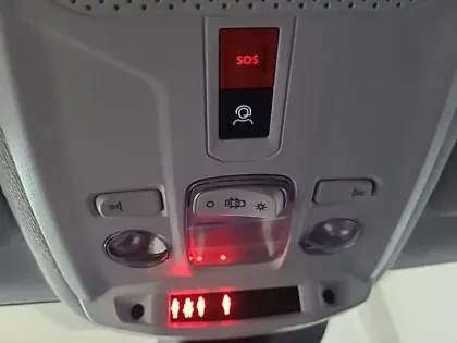 Photo 79 Peugeot 208  Hybrid 110 ch e-DCS6