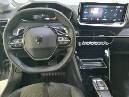 Photo 60 Peugeot 208  Hybrid 110 ch e-DCS6