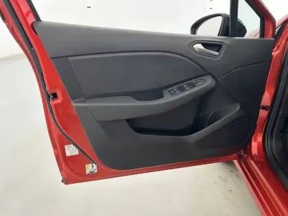 Photo 19 Renault Clio  E-Tech full hybrid 145 ch GSR2