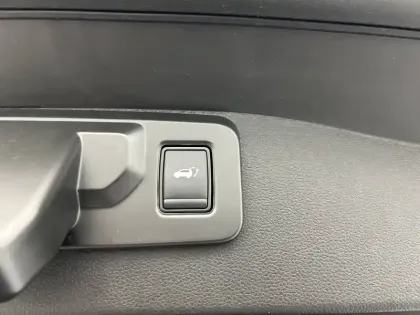 Photo 106 Renault Austral  E-Tech hybrid 200