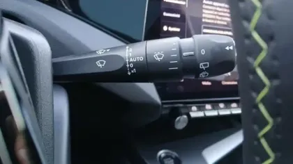 Photo 101 Peugeot 308  Hybrid 136 e-DCS6