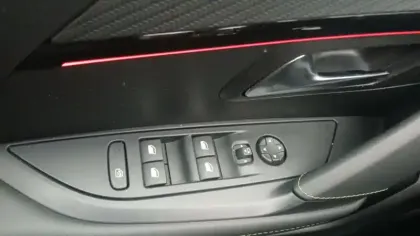 Photo 37 Peugeot 208  Hybrid 110 e-DCS6