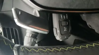 Photo 33 Peugeot 208  Hybrid 110 e-DCS6