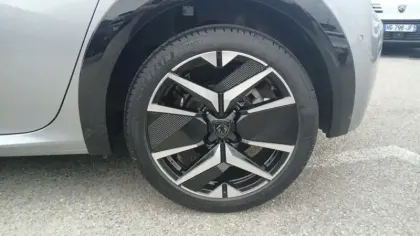 Photo 12 Peugeot 208  Hybrid 110 e-DCS6