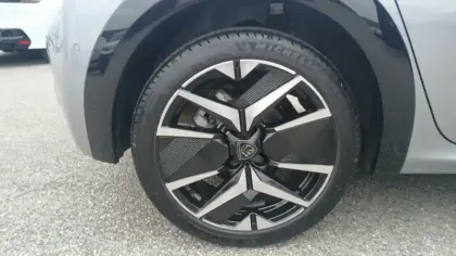 Photo 13 Peugeot 208  Hybrid 110 e-DCS6