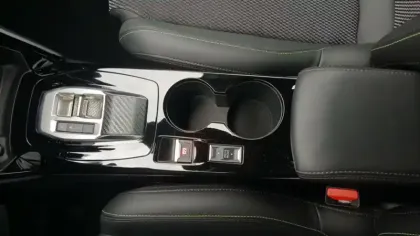 Photo 32 Peugeot 208  Hybrid 110 e-DCS6