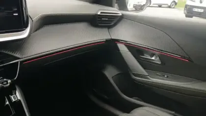 Photo 36 Peugeot 208  Hybrid 110 e-DCS6