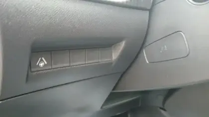 Photo 38 Peugeot 208  Hybrid 110 e-DCS6