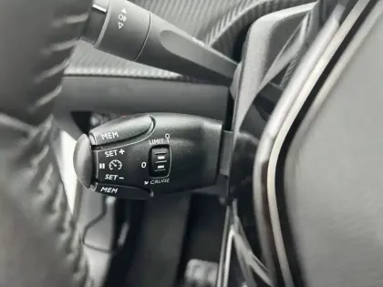 Photo 27 Peugeot 208  Electrique 50 kWh 136ch