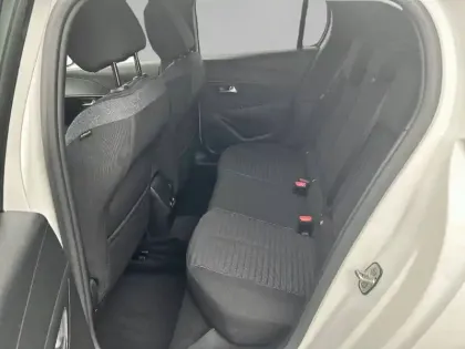 Photo 11 Peugeot 208  Electrique 50 kWh 136ch