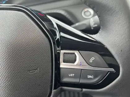 Photo 26 Peugeot 208  Electrique 50 kWh 136ch