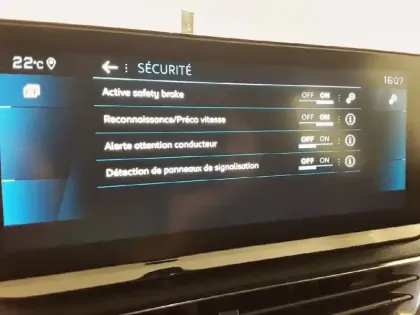 Photo 15 Peugeot 3008  BlueHDi 130ch S&S EAT8