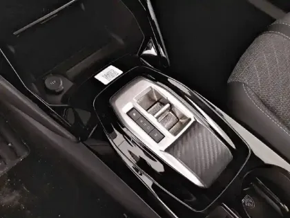 Photo 13 Peugeot 2008  130 S&S EAT8