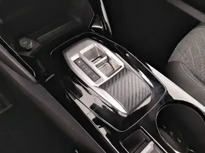 Photo 56 Peugeot 2008  130 S&S EAT8